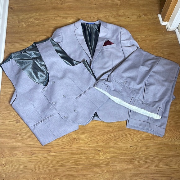 Suits & Blazers Portabella New York Light Gray Three Piece Suit